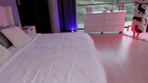 juli online show from 02/17/26, 09:21