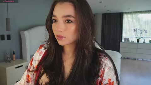 Snapshot of scarlett__baker11 chatting on 05/12/26, 07:00 juli online show from 05/12/26, 07:00