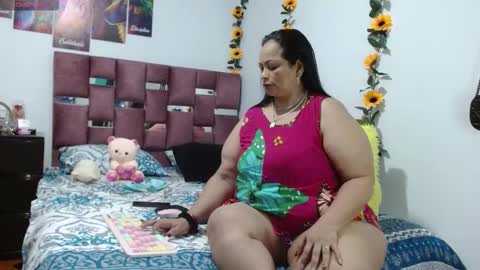 Snapshot of scarlett__jhonson chatting on 10/16/25, 01:17 Scarlett online show from 10/16/25, 01:17