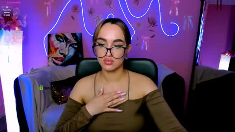 Snapshot of scarlett_badgirl chatting on 04/27/26, 12:36 Scarlett online show from 04/27/26, 12:36