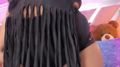 Snapshot of scarlett_boonett chatting on 01/15/25, 07:26 Scarlett online show from 01/15/25, 07:26