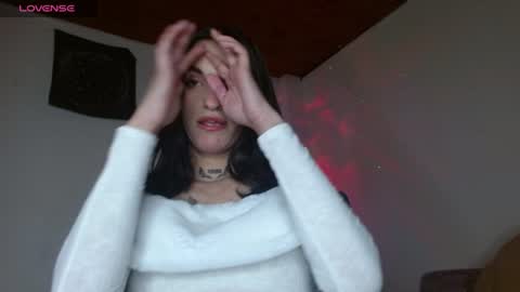 Snapshot of scarlett_crastrawberry chatting on 07/26/26, 12:41 scarlet online show from 07/26/26, 12:41
