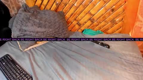 Snapshot of scarlett_diaz17 chatting on 01/03/25, 03:01 Mariana online show from 01/03/25, 03:01