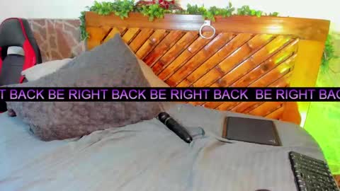 Snapshot of scarlett_diaz17 chatting on 01/08/25, 03:17 Mariana online show from 01/08/25, 03:17