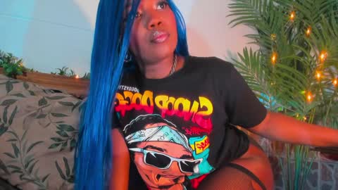 Snapshot of scarlett_diaz17 chatting on 01/18/25, 12:15 Mariana online show from 01/18/25, 12:15