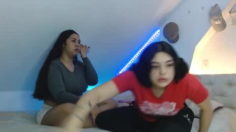 Snapshot of scarlett_evance chatting on 10/17/25, 09:45 Scarlett and Jazmin online show from 10/17/25, 09:45