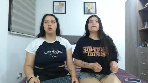 Scarlett and Jazmin online show from 03/22/26, 01:20