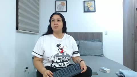 Scarlett and Jazmin online show from 04/14/26, 07:36