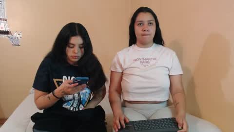 Snapshot of scarlett_evance chatting on 07/10/26, 09:01 Scarlett and Jazmin online show from 07/10/26, 09:01