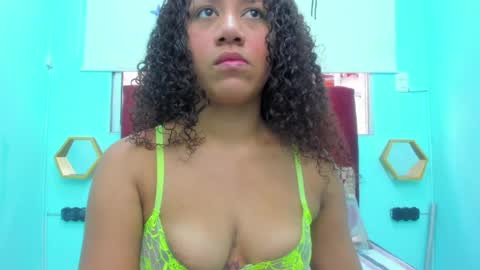 Snapshot of scarlett_fox20 chatting on 05/20/26, 01:06 scarlett_fox20 online show from 05/20/26, 01:06