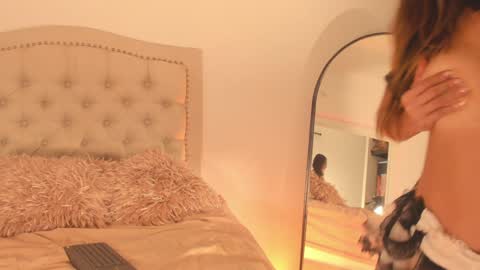 Snapshot of scarlett_grand chatting on 02/02/25, 10:39 Scarlett Grand online show from 02/02/25, 10:39