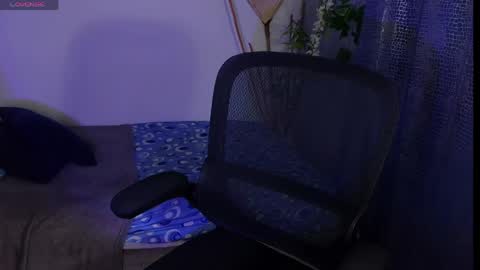 Snapshot of scarlett_laurents chatting on 04/18/26, 05:11 scarlett online show from 04/18/26, 05:11