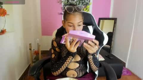 scarlett_lune online show from 05/21/26, 07:10
