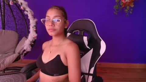 scarlett_lune online show from 05/24/26, 07:30