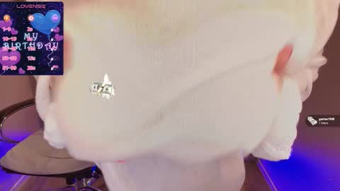 Scarlett online show from 11/19/25, 01:11