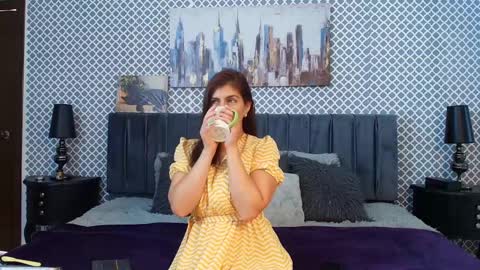 Snapshot of scarlett_moore_ chatting on 03/08/25, 01:36 Scarlett online show from 03/08/25, 01:36