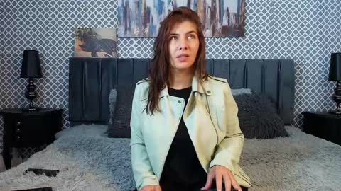 Snapshot of scarlett_moore_ chatting on 03/09/25, 11:58 Scarlett online show from 03/09/25, 11:58