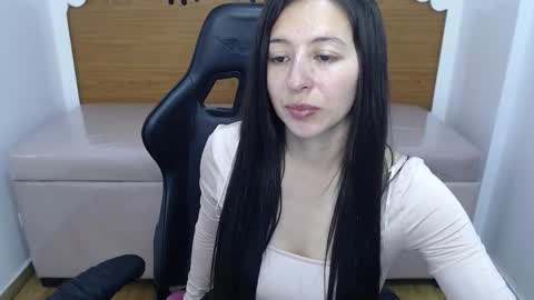 scarlett_percy_t online show from 11/17/25, 07:52