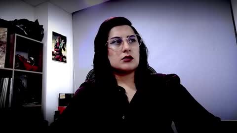 Snapshot of scarlett_sen chatting on 03/27/26, 02:28 Mistress Scarlett online show from 03/27/26, 02:28