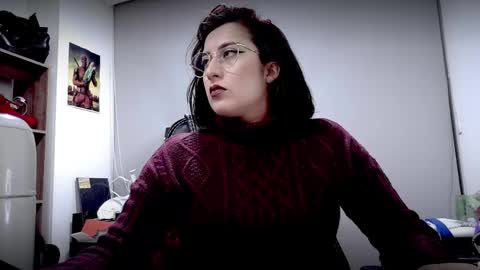Snapshot of scarlett_sen chatting on 04/03/26, 02:26 Mistress Scarlett online show from 04/03/26, 02:26