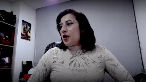 Snapshot of scarlett_sen chatting on 04/04/26, 02:14 Mistress Scarlett online show from 04/04/26, 02:14