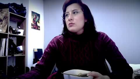 Snapshot of scarlett_sen chatting on 04/08/26, 03:23 Mistress Scarlett online show from 04/08/26, 03:23