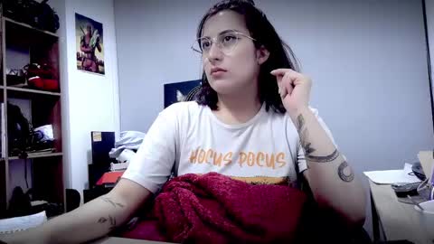 Snapshot of scarlett_sen chatting on 04/14/26, 02:56 Mistress Scarlett online show from 04/14/26, 02:56