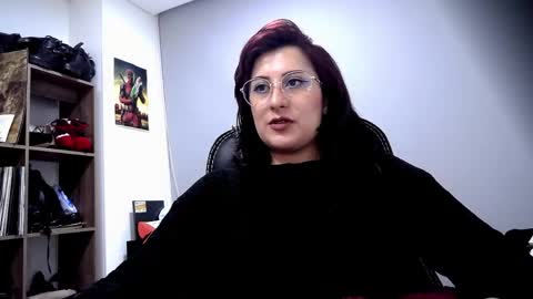 Snapshot of scarlett_sen chatting on 04/23/26, 01:57 Mistress Scarlett online show from 04/23/26, 01:57