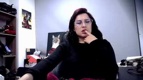 Snapshot of scarlett_sen chatting on 04/27/26, 03:10 Mistress Scarlett online show from 04/27/26, 03:10