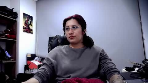Snapshot of scarlett_sen chatting on 04/28/26, 02:44 Mistress Scarlett online show from 04/28/26, 02:44