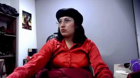 Snapshot of scarlett_sen chatting on 05/06/26, 04:01 Mistress Scarlett online show from 05/06/26, 04:01