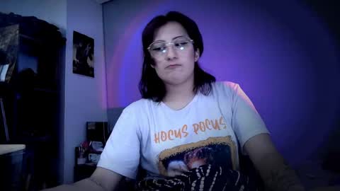 Snapshot of scarlett_sen chatting on 05/11/26, 02:56 Mistress Scarlett online show from 05/11/26, 02:56