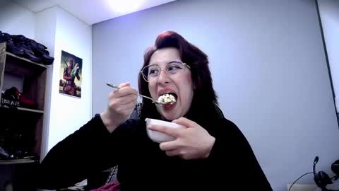 Snapshot of scarlett_sen chatting on 05/14/26, 03:08 Mistress Scarlett online show from 05/14/26, 03:08