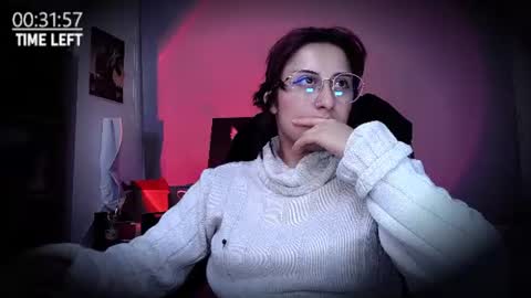 Snapshot of scarlett_sen chatting on 06/25/26, 04:33 Mistress Scarlett online show from 06/25/26, 04:33