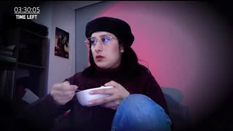 Snapshot of scarlett_sen chatting on 07/09/26, 01:26 Mistress Scarlett online show from 07/09/26, 01:26