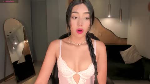 Sacrlett Blaze online show from 12/19/25, 01:07