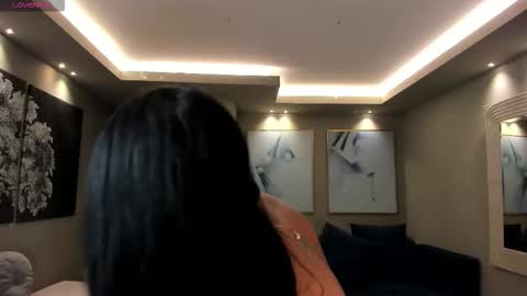 Snapshot of scarlettboss_ chatting on 11/28/25, 11:02 Scarlett online show from 11/28/25, 11:02