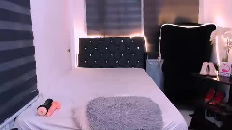 Snapshot of scarlette_sluttish_princess chatting on 01/04/25, 09:20 scarlette online show from 01/04/25, 09:20