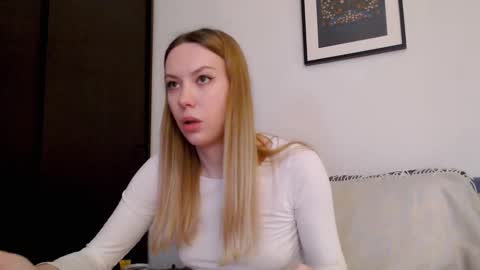 Snapshot of scarlettford chatting on 01/18/26, 01:04 Scarlett online show from 01/18/26, 01:04