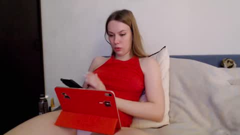 Snapshot of scarlettford chatting on 01/19/26, 12:42 Scarlett online show from 01/19/26, 12:42