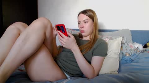Snapshot of scarlettford chatting on 03/17/26, 02:20 Scarlett online show from 03/17/26, 02:20