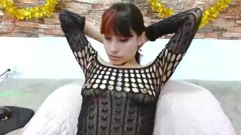 Scarlett pink online show from 12/04/24, 04:38