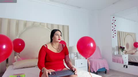 Snapshot of scarlettross_ chatting on 02/14/25, 12:03 Scarlett Ross  online show from 02/14/25, 12:03