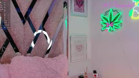 Scarlett  online show from 12/15/25, 10:03