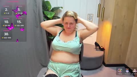 Snapshot of scarlettsoft chatting on 11/07/25, 06:13 Scarlett online show from 11/07/25, 06:13