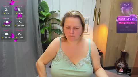 Snapshot of scarlettsoft chatting on 04/26/26, 05:27 Scarlett online show from 04/26/26, 05:27