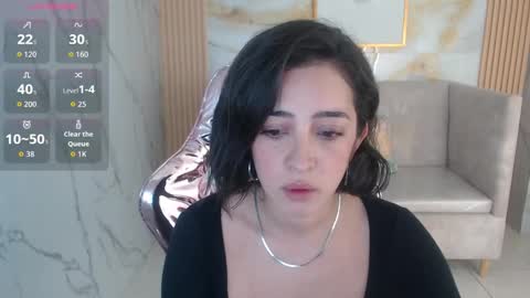 Snapshot of scarlettt_s chatting on 10/20/25, 02:17 Scarlett online show from 10/20/25, 02:17