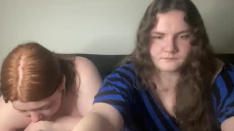 Snapshot of scarletttsinner chatting on 10/15/25, 11:27 scarletttsinner online show from 10/15/25, 11:27