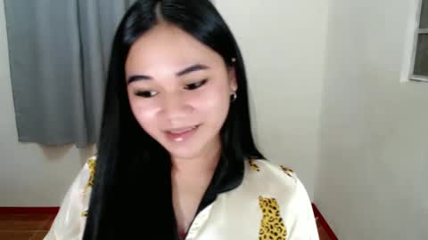 Snapshot of scarletvamp chatting on 03/04/25, 12:33 scarletvamp online show from 03/04/25, 12:33
