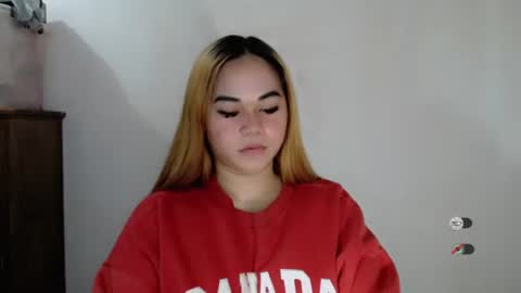 Snapshot of scarletvamp chatting on 10/20/25, 12:33 scarletvamp online show from 10/20/25, 12:33